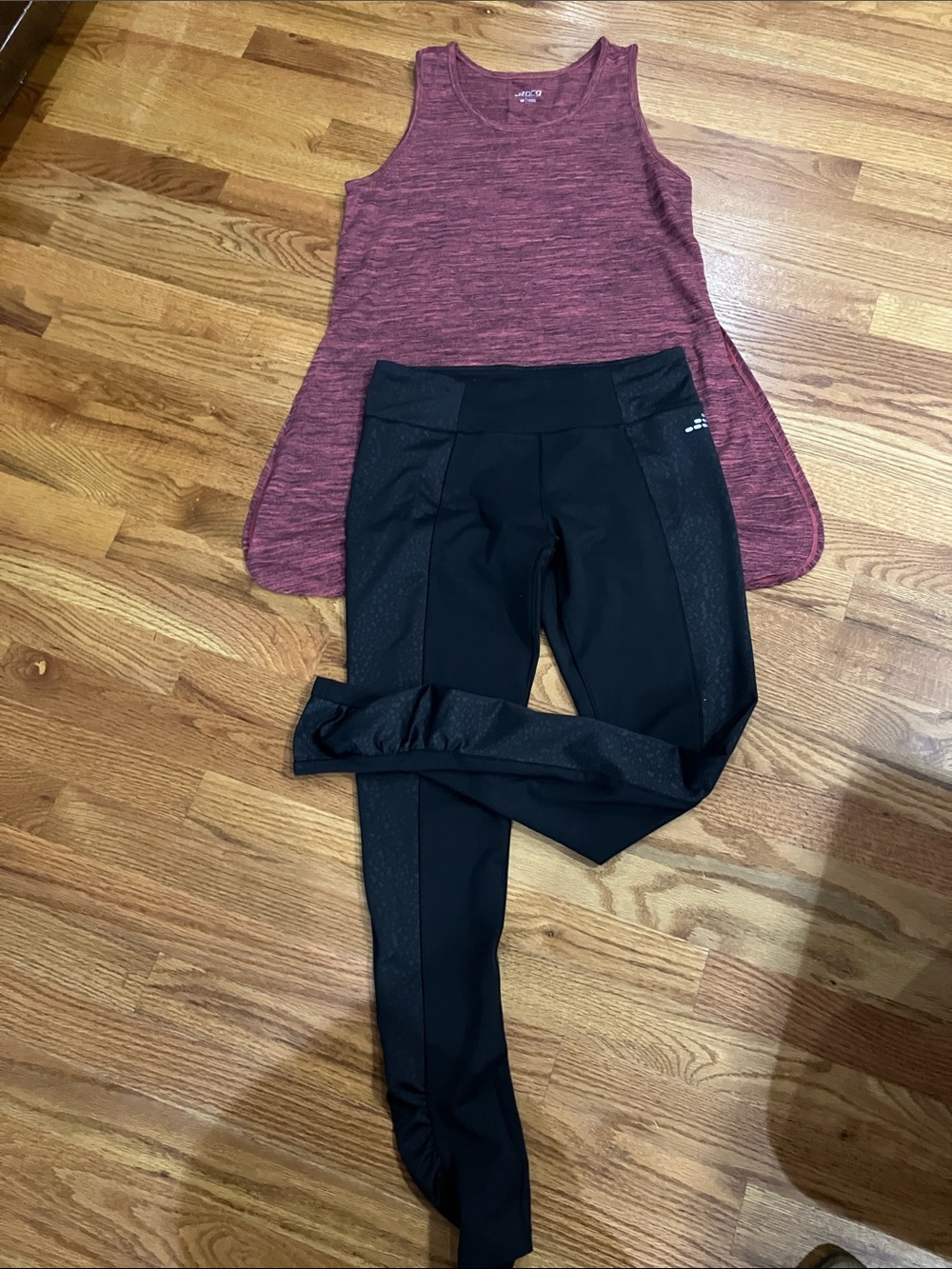 Women’s BCG Tunic Tank and Cinched Ankle Black Legging. Sz M EUC